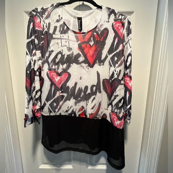 Color-block Kissing Booth Top • multi-colored • sizes available: M ~ L~ XL • - Picture 2 of 2